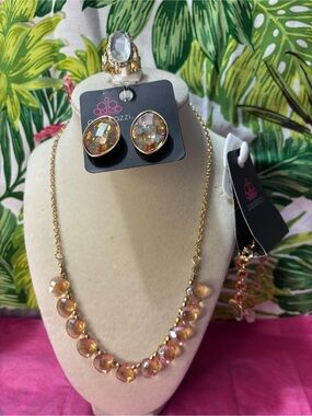 paparazzi Gold Iridescent Pink Glass Necklace and Earring Set